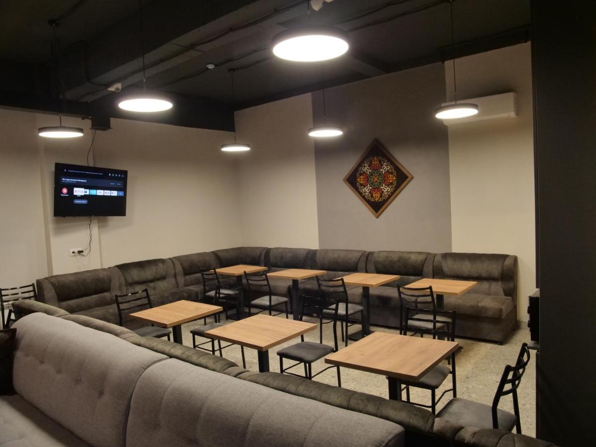 Muras Hostel Бишкек Экстерьер фото